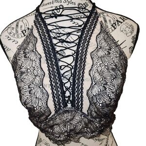 Victoria's Secret Very Sexy Black and Beige Lace Bralette Size L